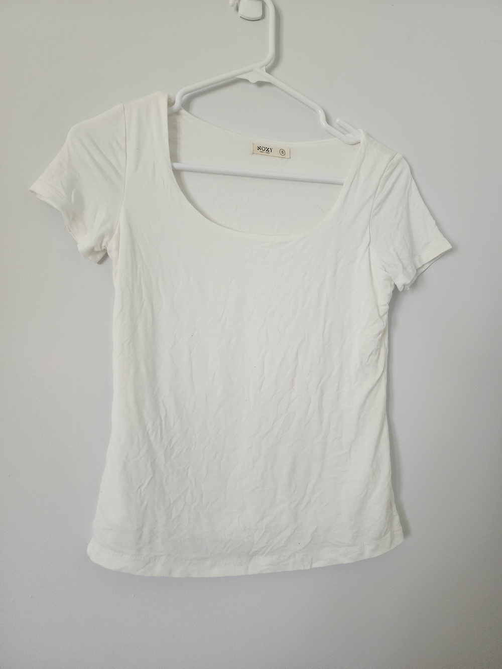 Sozy Lisa Women's Scoop Neck Short Sleeve Tee - White